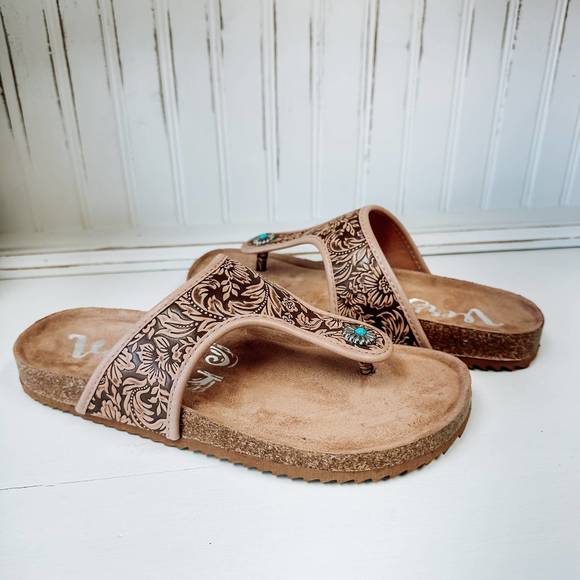 NEW VERY G women's danni 2 falt sandal in light tan - Picture 1 of 5